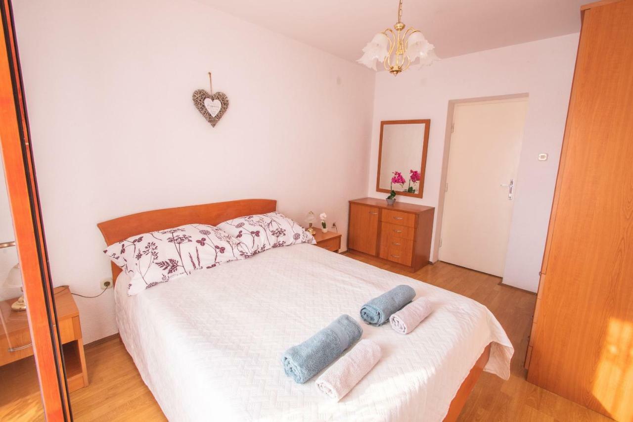 Kristian Apartments Rovigno Esterno foto