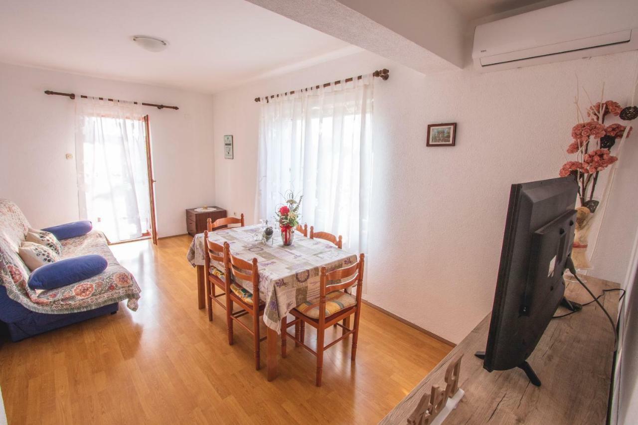 Kristian Apartments Rovigno Esterno foto