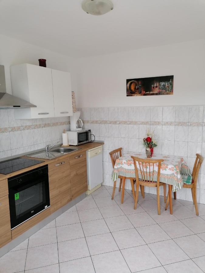 Kristian Apartments Rovigno Esterno foto